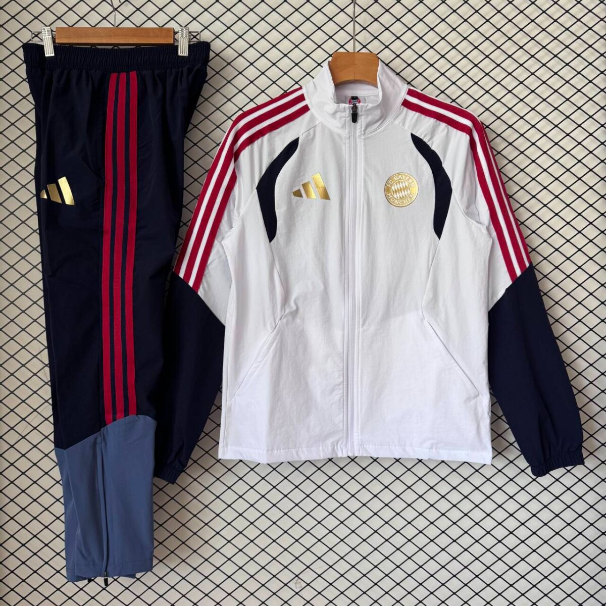 AAA Quality Bayern Munich 26/27 Windcoat Tracksuit - White/Black
